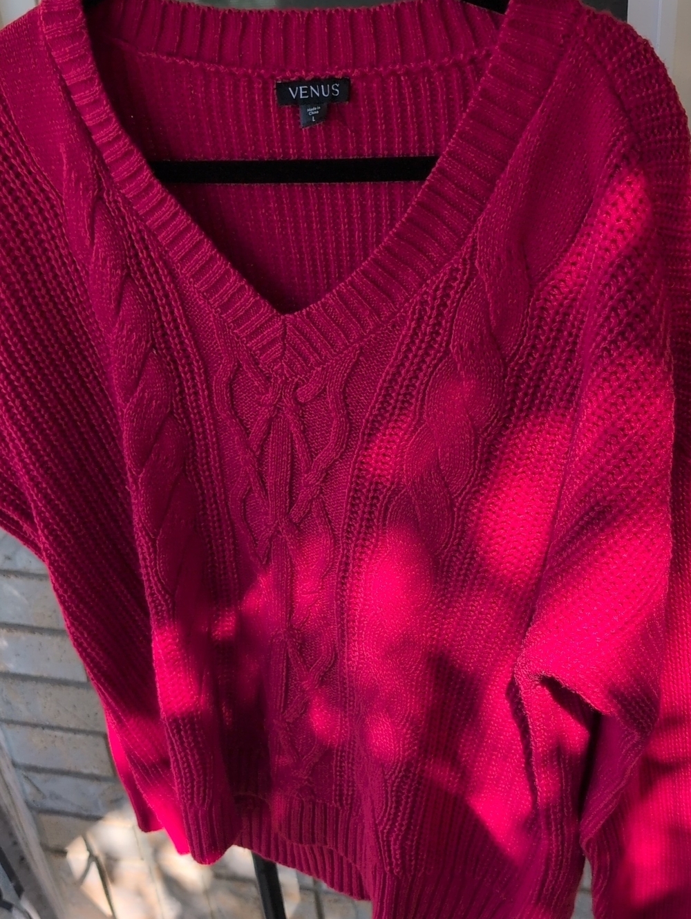 VENUS Women's Cable Knit V-Neck Sweater - Fuchsia